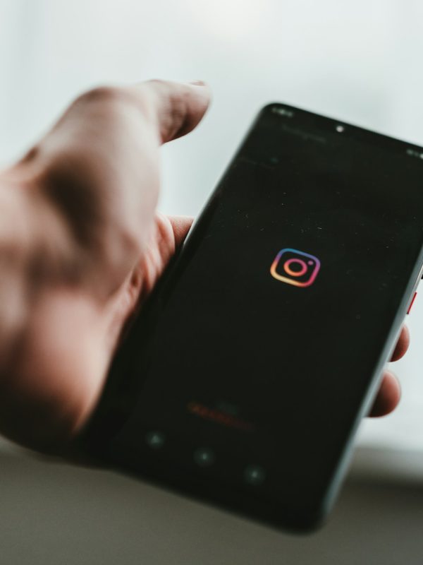 Telefoon met instagram logo
